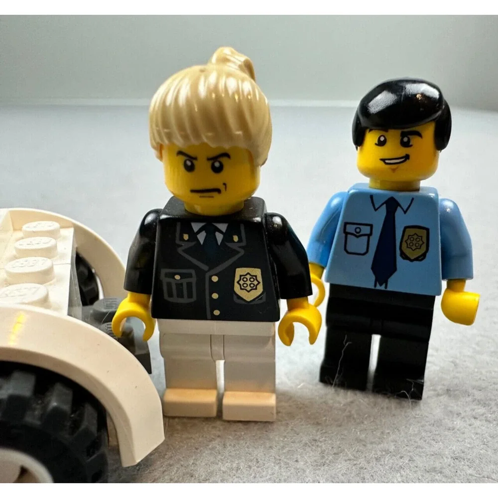 Lot‎ of LEGO City Minifigures Police Car_Police Officers_Prisoner_EXCELLENT!